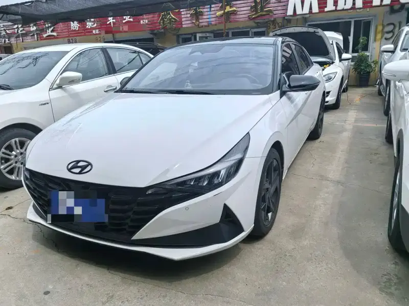 Hyundai Elantra, 2022