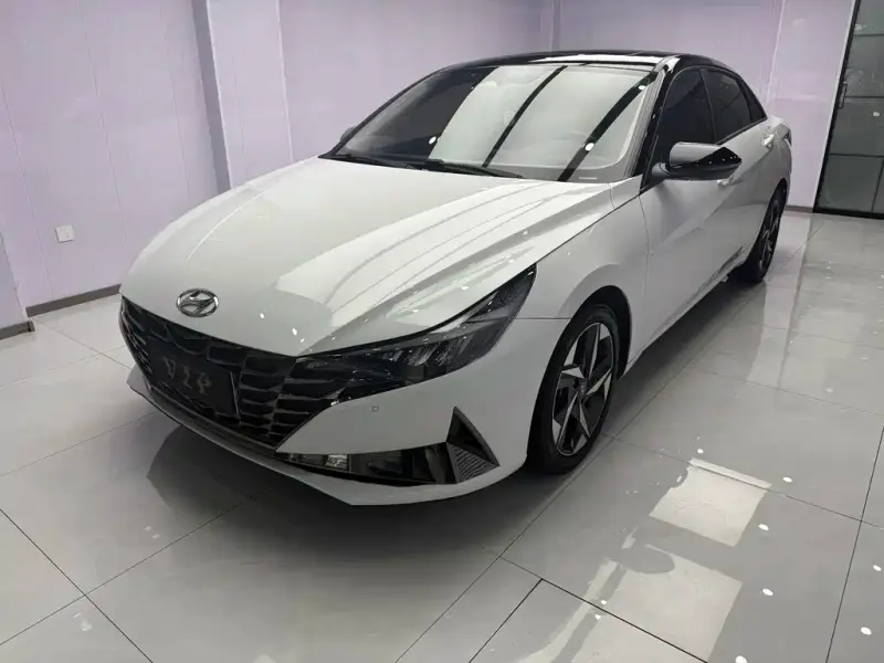 Hyundai Elantra, 2022
