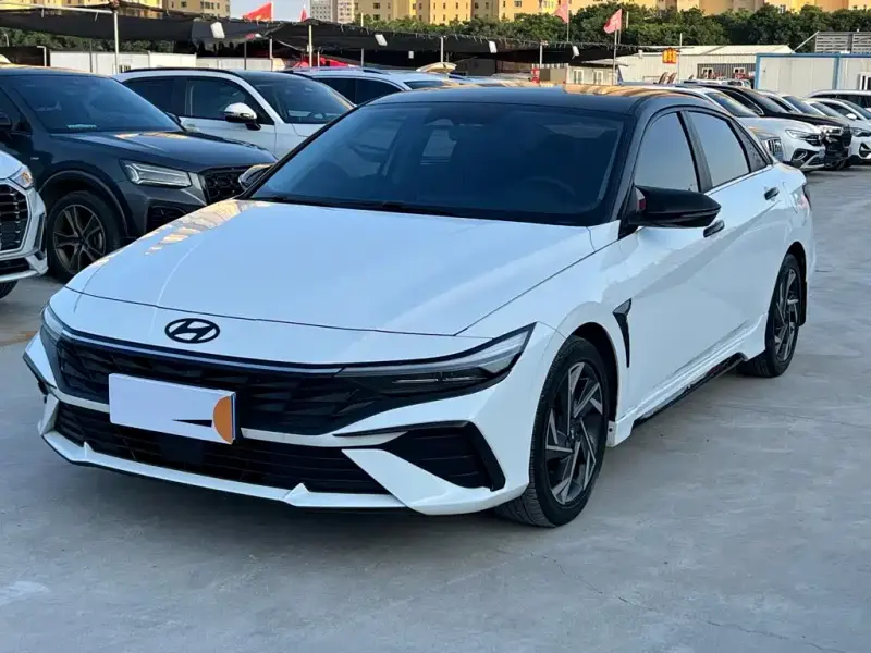 Hyundai Elantra, 2023