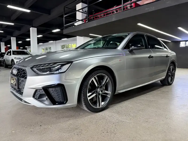 Audi A4L, 2020