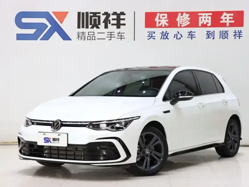 Volkswagen Golf, 2024