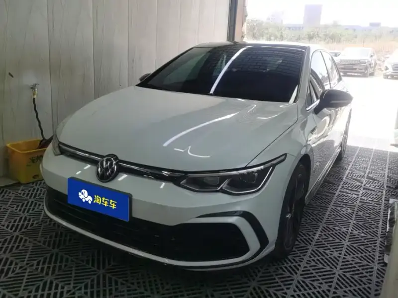 Volkswagen Golf, 2023
