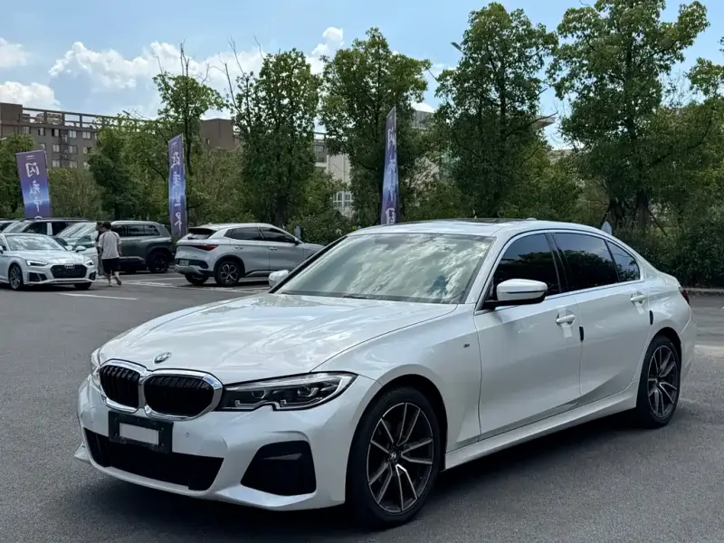 BMW 3 Series, 2022