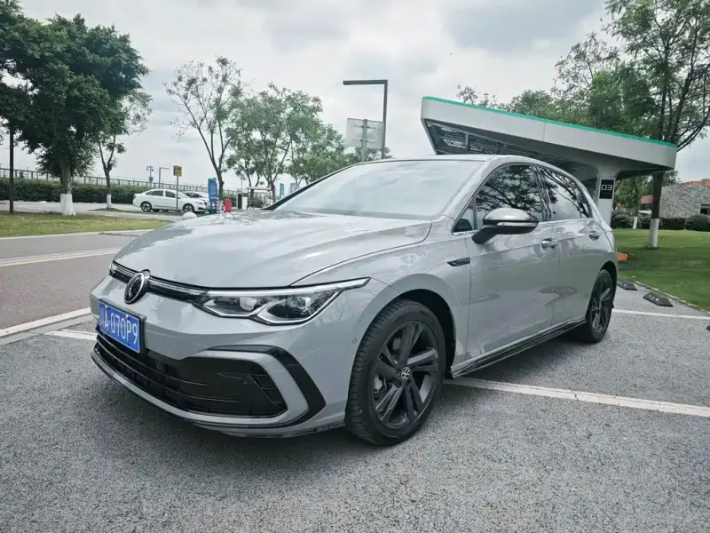 Volkswagen Golf, 2023