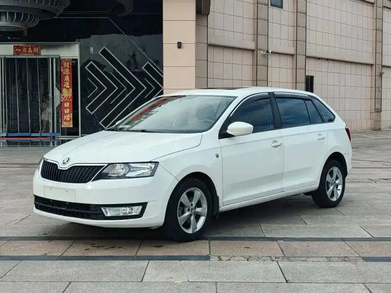 Skoda Rapid Spaceback, 2015
