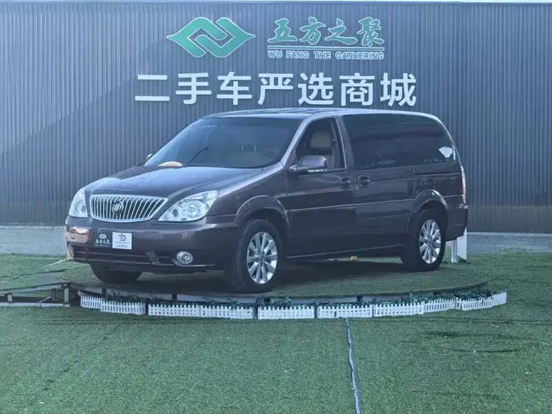 Buick GL8, 2016