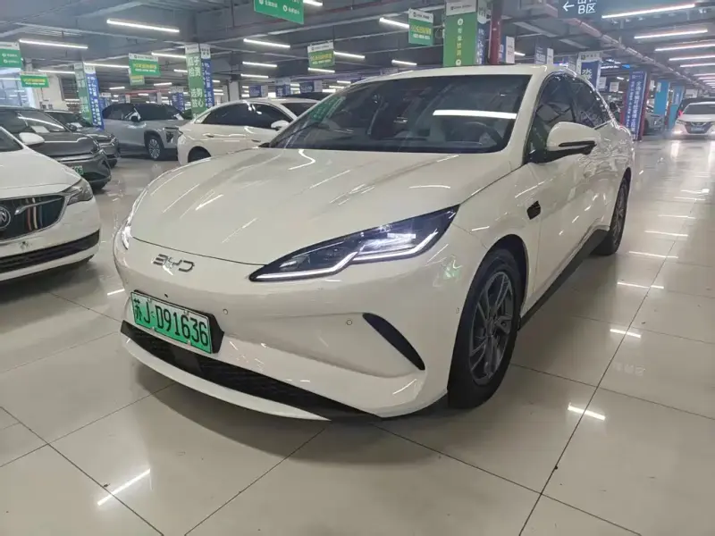 BYD 06, 2025