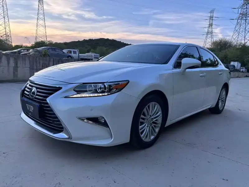Lexus ES, 2016