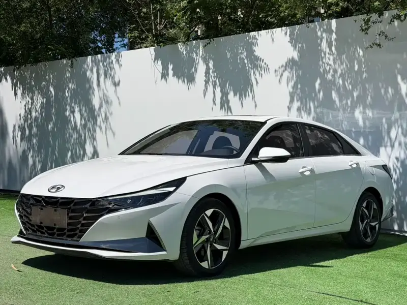Hyundai Elantra, 2023