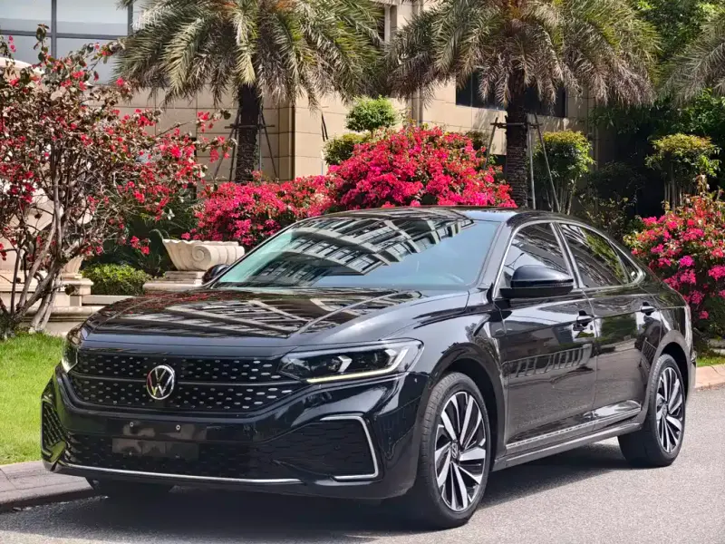 Volkswagen Passat, 2022