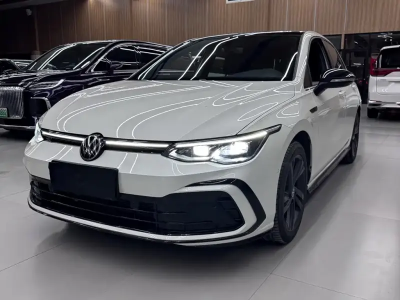 Volkswagen Golf, 2024