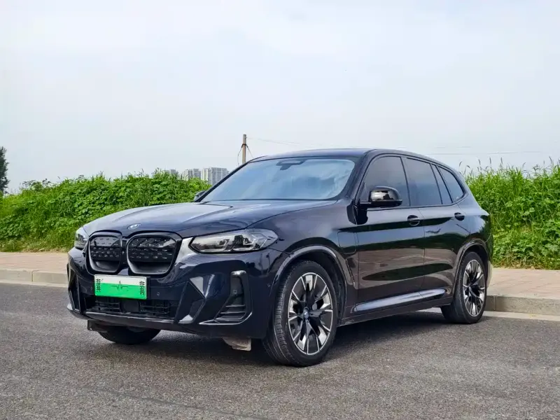 BMW iX3, 2023