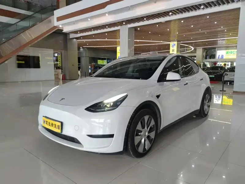 Tesla Model Y, 2023
