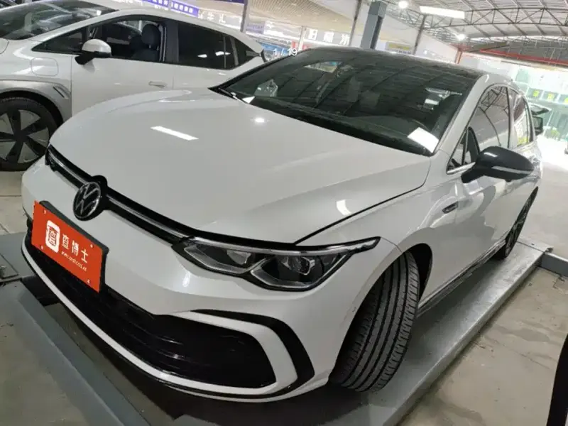 Volkswagen Golf, 2022