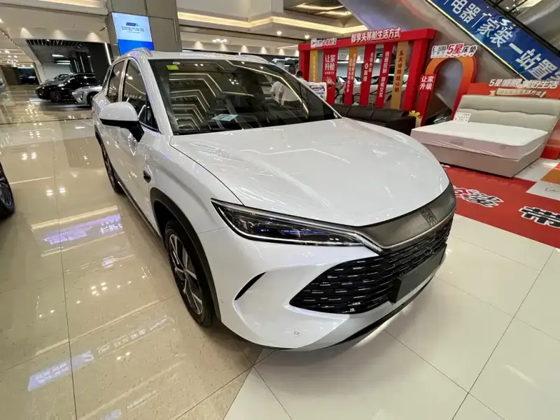 BYD L DM-i, 2026