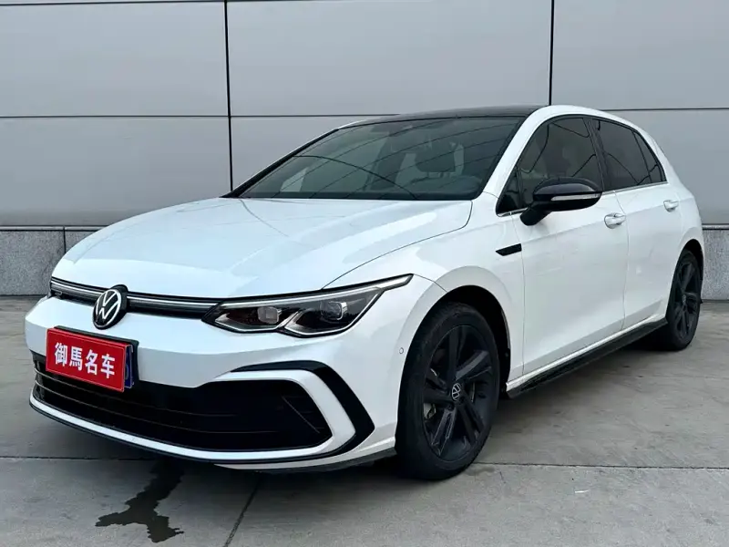 Volkswagen Golf, 2022