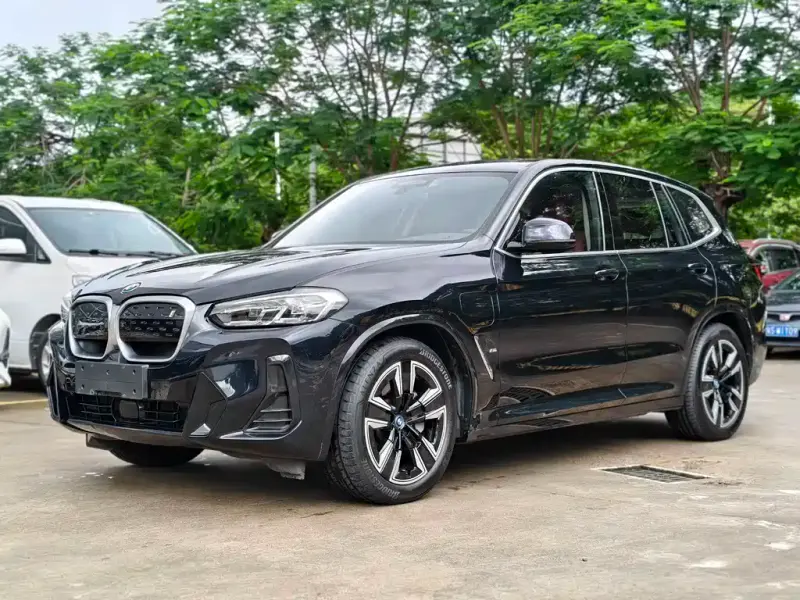BMW iX3, 2024