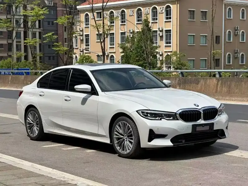 BMW 3 Series, 2022