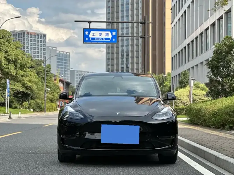 Tesla Model Y, 2022