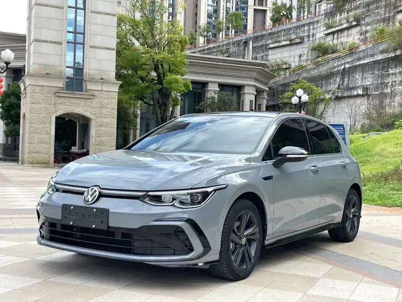 Volkswagen Golf, 2022