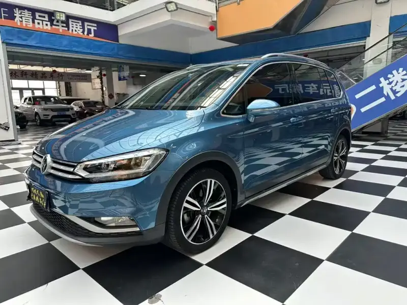 Volkswagen Touran, 2022