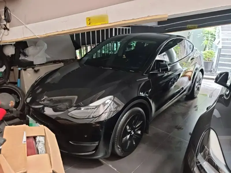 Tesla Model Y, 2021