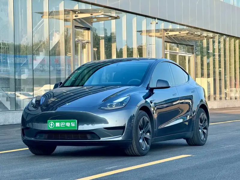 Tesla Model Y, 2023