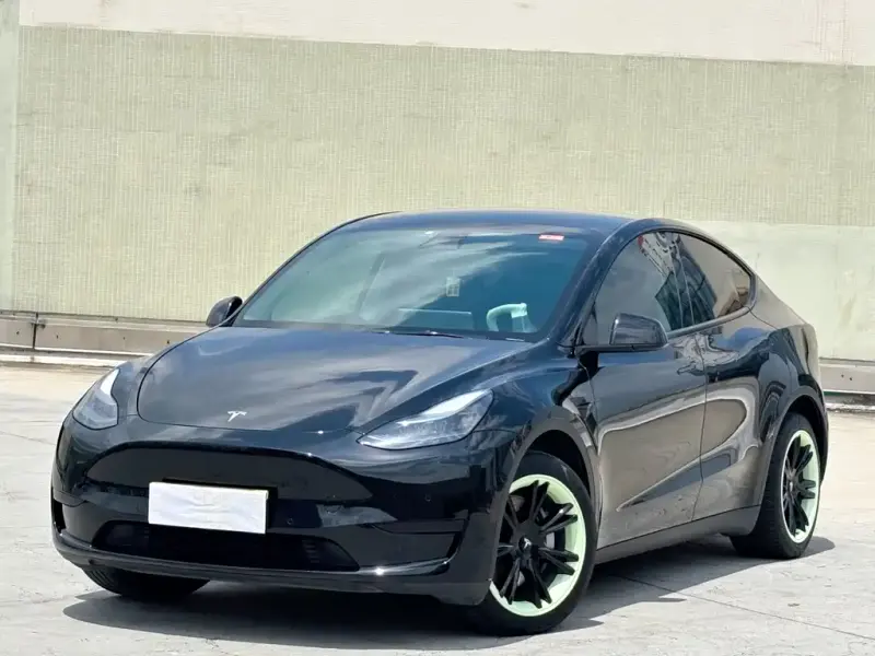 Tesla Model Y, 2023