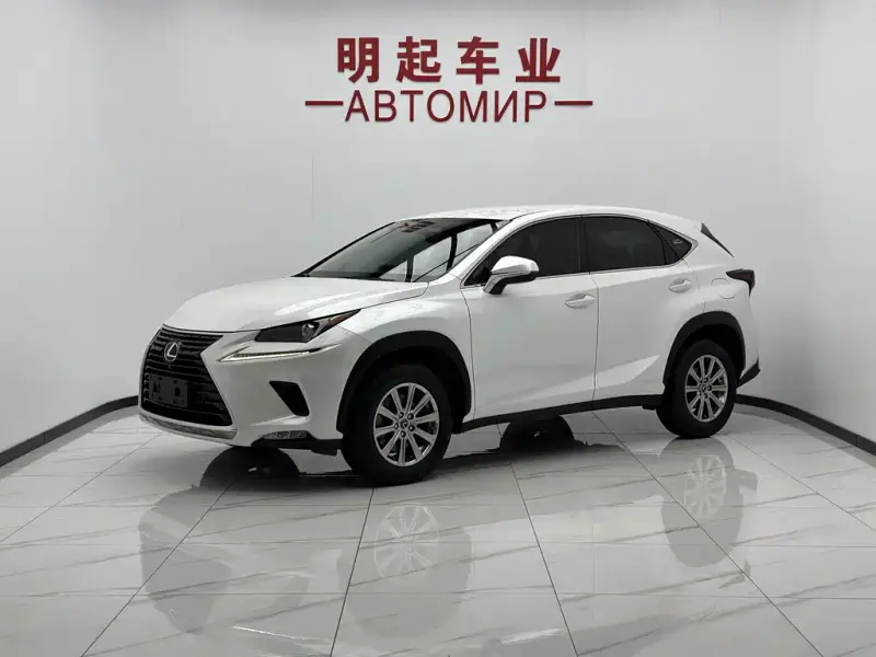 Lexus NX, 2021
