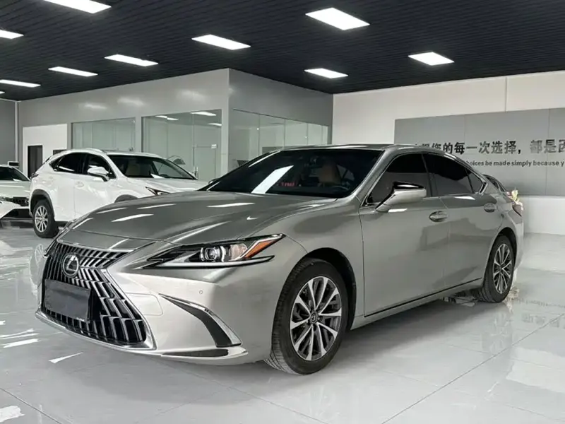 Lexus ES, 2023