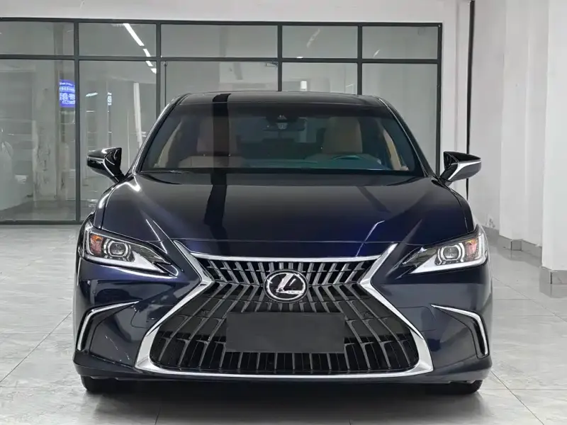 Lexus ES, 2024