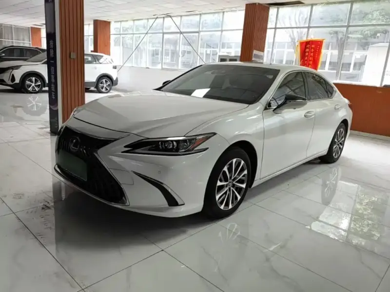 Lexus ES, 2023