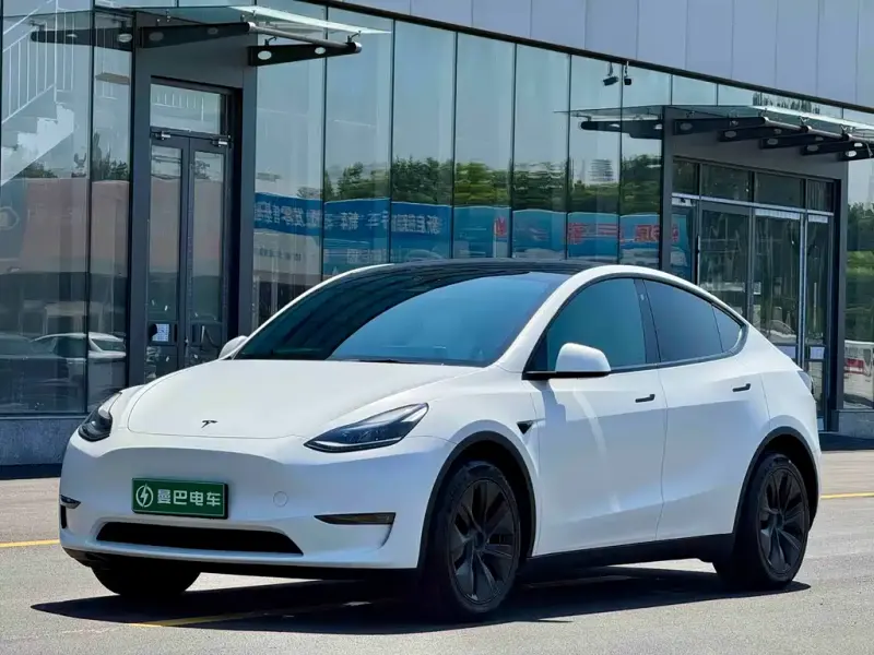 Tesla Model Y, 2023