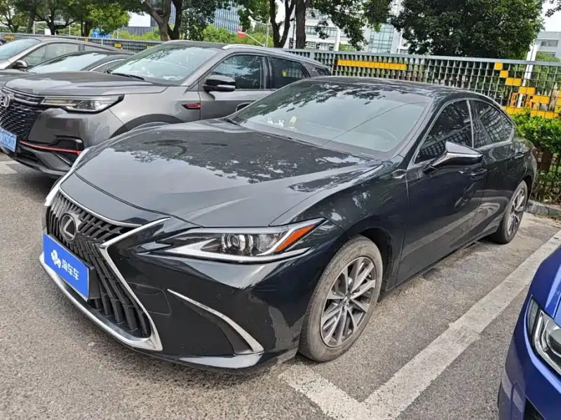 Lexus ES, 2023