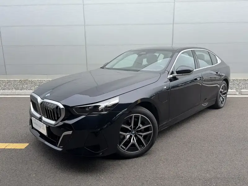 BMW i5, 2025