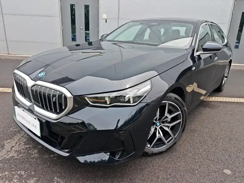 BMW i5, 2025