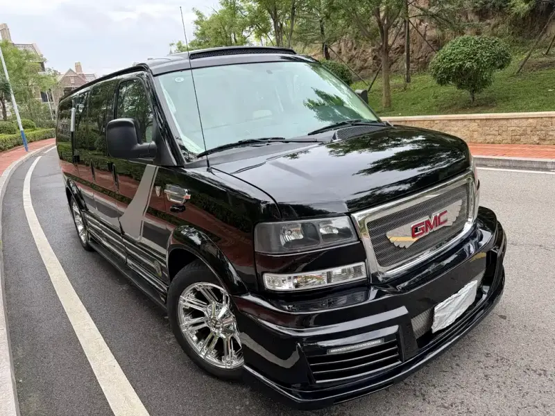 GMC Savana, 2016