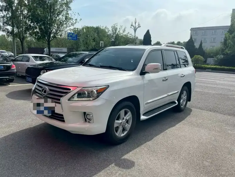 Lexus LX, 2013