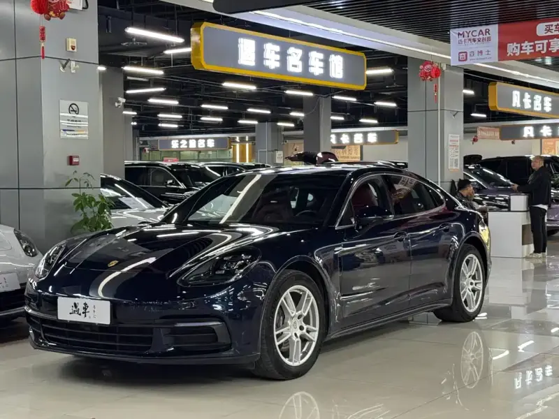 Porsche Panamera, 2018
