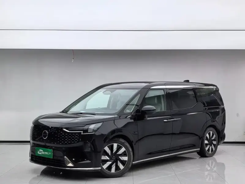 Volvo EM90, 2024
