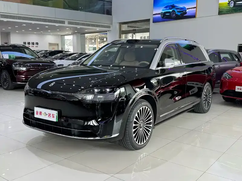 AITO M9, 2025