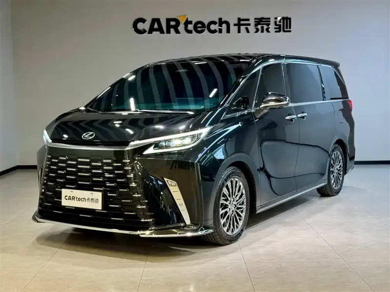 Lexus LM, 2024