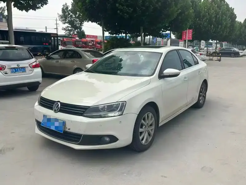 Volkswagen Sagitar, 2013