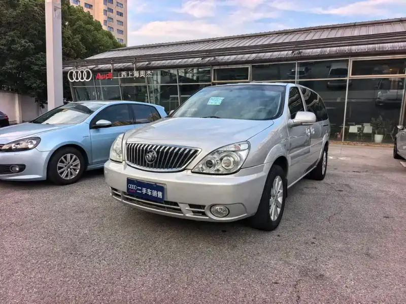 Buick GL8, 2013