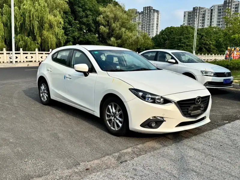 Mazda 3 Axela, 2016