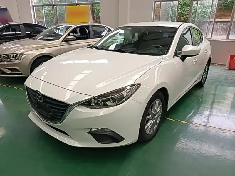 Mazda 3 Axela, 2015