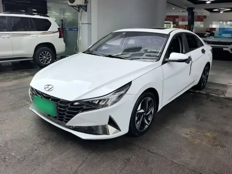Hyundai Elantra, 2022