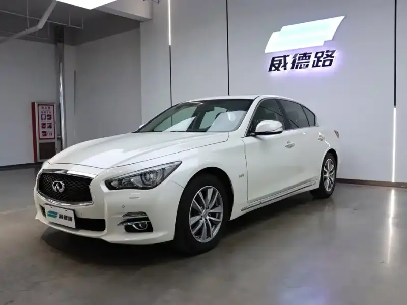 Infiniti Q50L, 2017