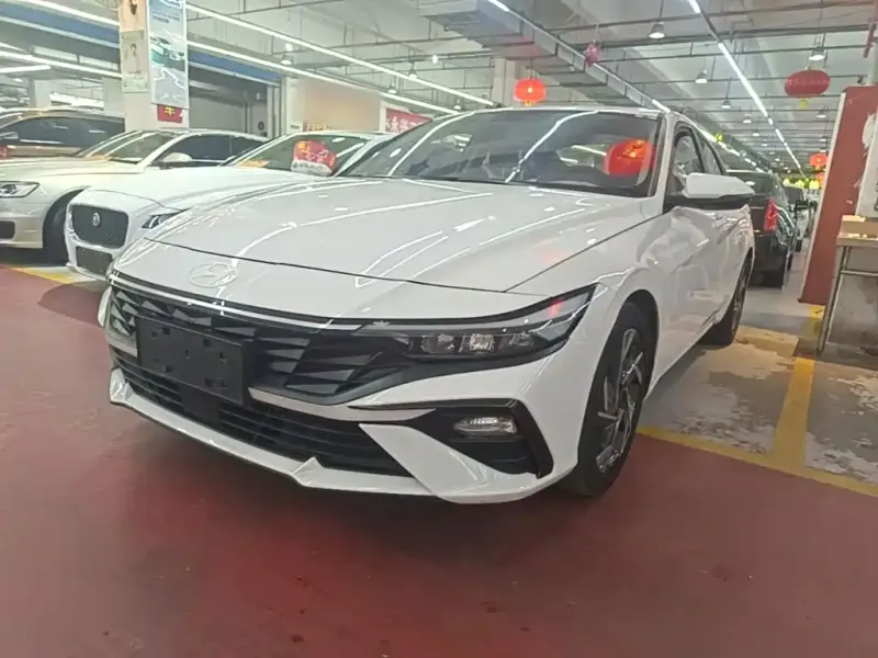 Hyundai Elantra, 2024