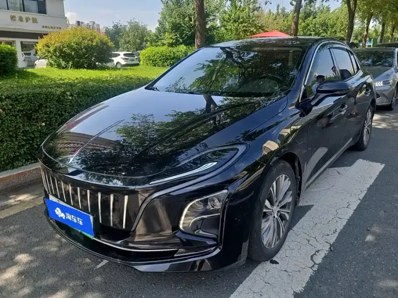 Hongqi E-QM5, 2023
